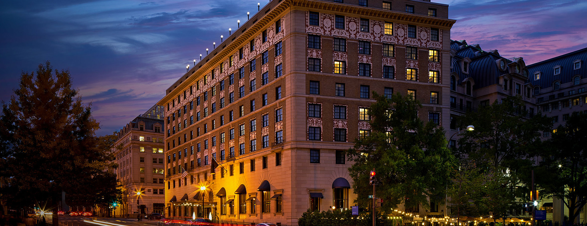 Hotel Washington exterior.
